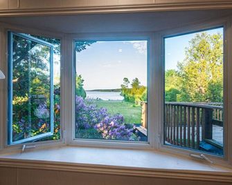 Lakeside 4br Cottage In Bailieboro W/ Bbq Grill - Bailieboro - Balcony