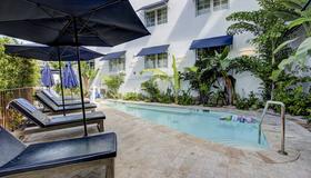 Oceanside Hotel - Bãi biển Miami - Bể bơi