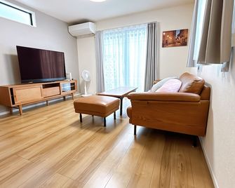 Aikino yado - Naha - Wohnzimmer