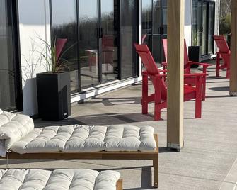 New Modern Oceanfront Home with Year-round Hot Tub - Antigonish - Patio