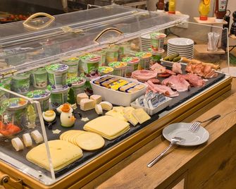 Arndt Hotel Garni - Rust - Buffet