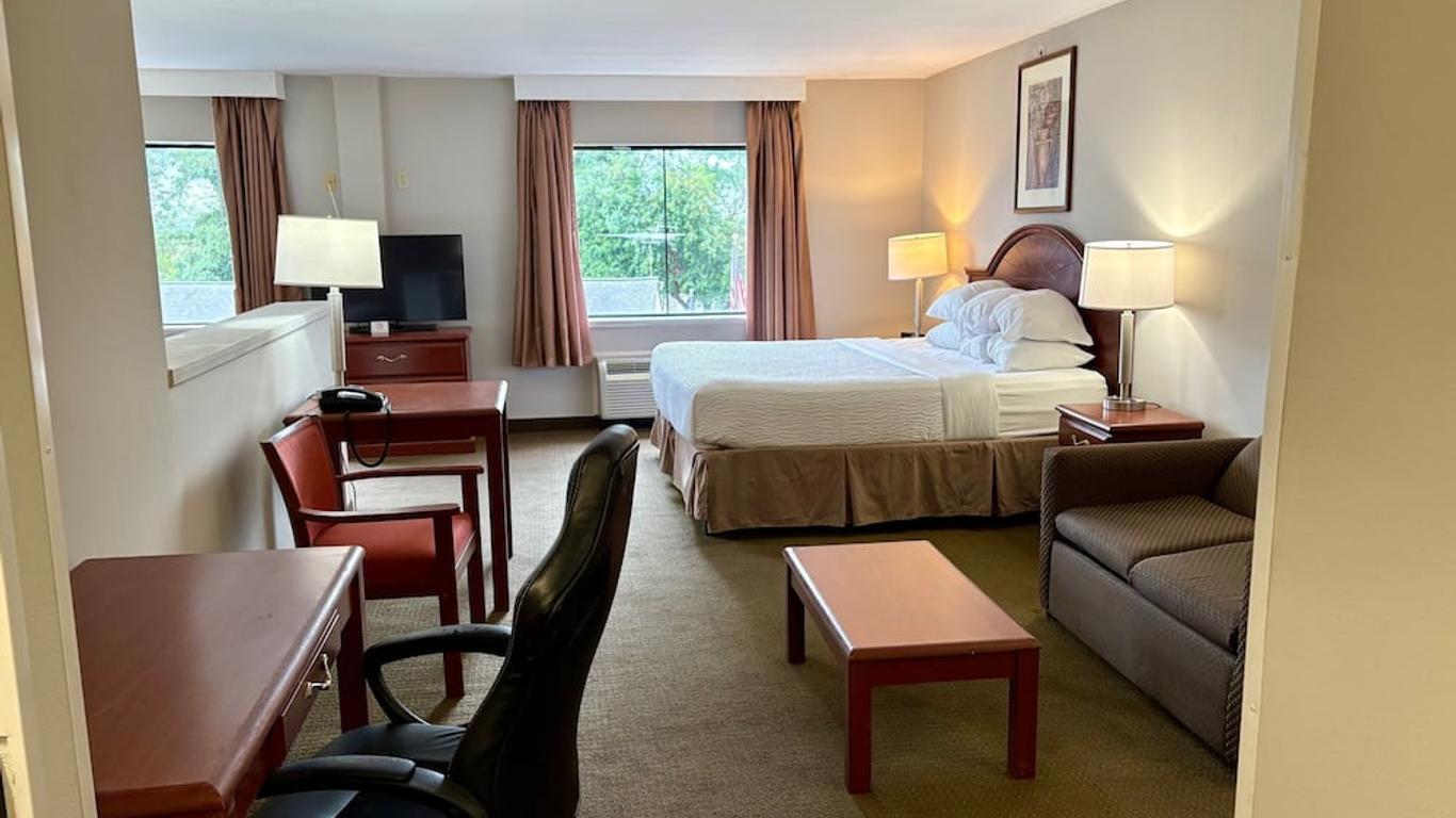 Days Inn & Suites by Wyndham Laurel Near Fort Meade