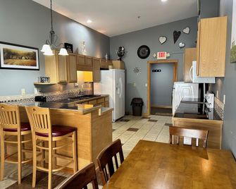 Ivey's Motor Lodge - Houlton