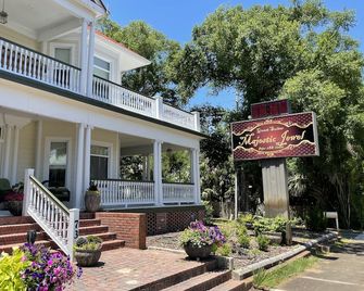 In The Heart Of Apalachicola~Walk Everywhere~Green Envy Suite~Majestic Jewel Inn - Apalachicola - Bâtiment