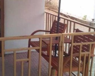 One-Bedroom Apartment - Mansholl Luxurious Apartment - Freetown - Stairs