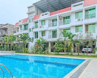 The Bliss Palm - Alibag - Pool