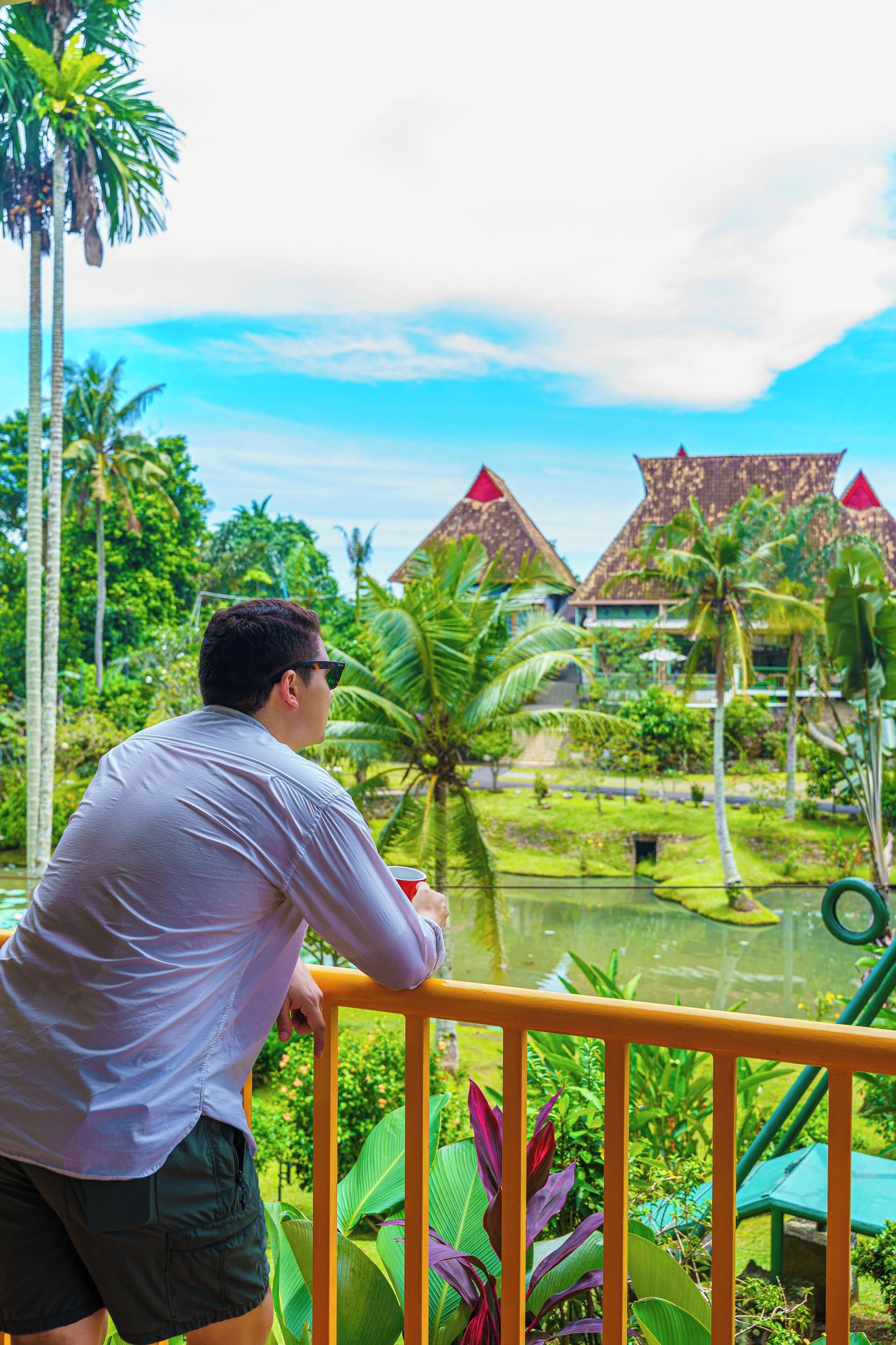 Hotel Deli River and Restaurant Omlandia - Medan