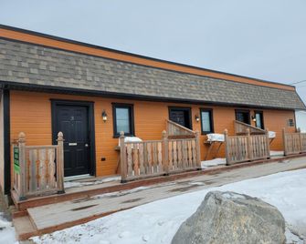 Motel au bord de l'eau - Rimouski - Building