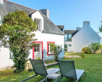 Hotel Le Clos Fleuri - Sauzon - Patio