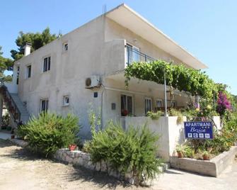 Brzica Saplunara - Saplunara - Building