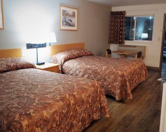 Sugarloaf Mountain Motel - Bend - Bedroom
