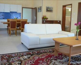Land-gut-Hotel am Ring - Nuerburg