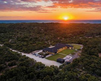 Stony Rise Lodge - Robe - Outdoor view