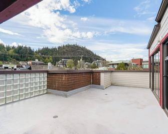 Cozy Room #1 in Horseshoe Bay - West Vancouver - Balcony