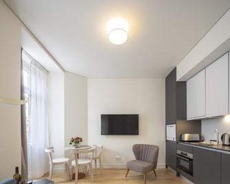 Lisbon Serviced Apartments - Santos - Lissabon - Wohnzimmer