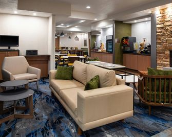 Fairfield Inn & Suites by Marriott Beloit - Beloit - Lobby