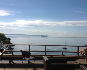 South Beach Cozy Cottage - Waterfront Perfection - Bainbridge Island - Balcony