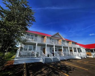 Gateway to Greenwich Suites - St. Peters Bay