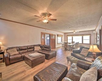 Pet-Friendly Ogallala Home about 7 Mi to Lakefront! - Ogallala
