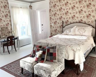 Waterfront Farmhouse On Cayuga Lake - Winter Availability - Interlaken - Habitación