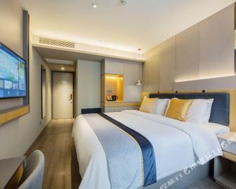 Homeinn Selected(metro station store of Xinda xin51 Plaza, Changsha) - Changsha - Bedroom