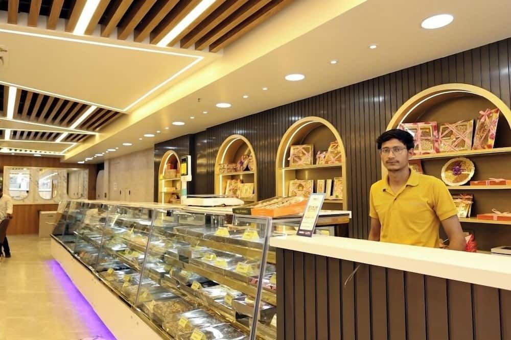 Hotel Rgs Crystal thumbnail 3