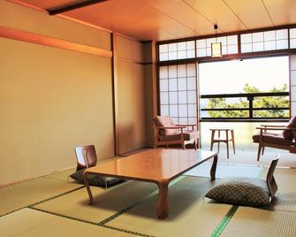 Miyajima Seaside Hotel - Hiroshima - Eetruimte