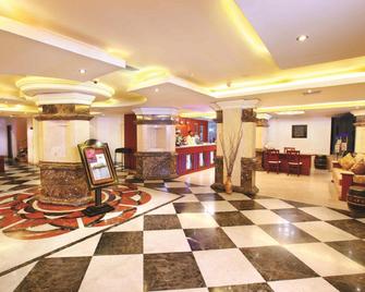 Emarald Suites - Ernakulam - Lobby