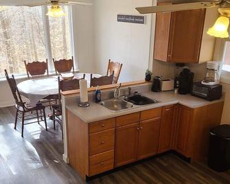 Cozy 3-Bedroom Beaver Creek Cottage - Monticello - Cocina