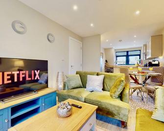 Waterfront Way Luxury Apartments, unit 3 - Chatham - Living room