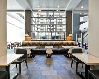 엠버시 스위트 호텔 샬럿 - 샬럿 - 라운지