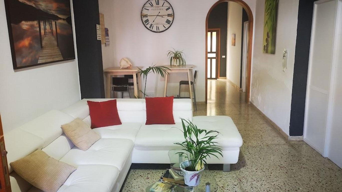 la casa del primo yo trabajo y tú beneficio