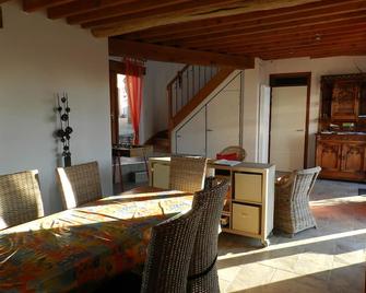 Holiday home in the heart of the Flemish Ardennes, 2 jusqu'à5 / 6 people. - Herzele - Comedor