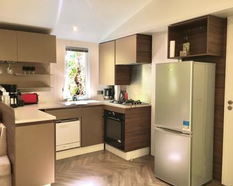Le Clos des Capitelles - Saint-Privat-de-Champclos - Kitchen