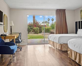 Sol Springs Inn - Cathedral City - Chambre