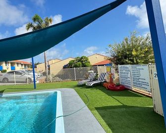 Ocean View Villas - Geraldton - Piscina