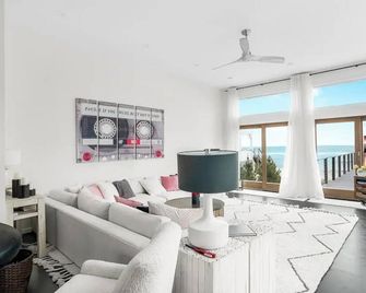 Oceanfront in Fire Island Pines - Fire Island Pines - Living room