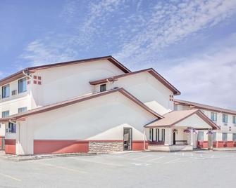 Super 8 by Wyndham Montgomery Maybrook - Montgomery - Edificio