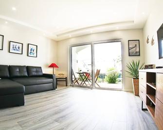 Between Golf And Beach - Near Alemao Beach And Close To Alvor Village - Alvor - Living room
