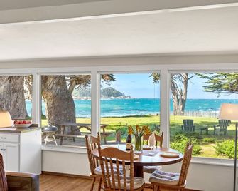 Beach Front Cottages with Stunning Views Abalone Cottage - Carmel-by-the-Sea - Dining room