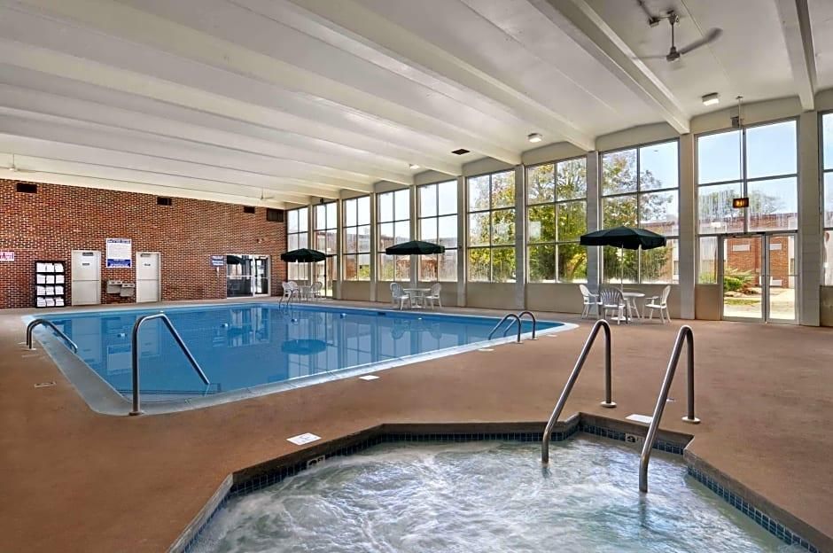 Days Inn by Wyndham La Crosse Conference Center