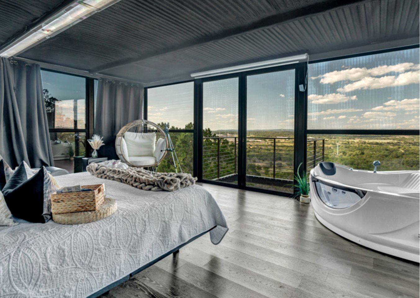 The Retreat on the Hill - Cottonwood Shores