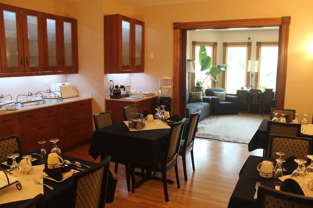 Ellis House Bed & Breakfast - ניאגרה פולס - חדר אוכל