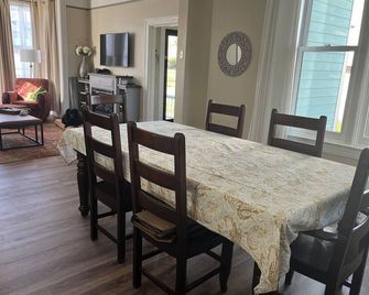 Relaxing place to gather with friends and family in Uptown Port Townsend, ~WA~ - Port Townsend - Salle à manger