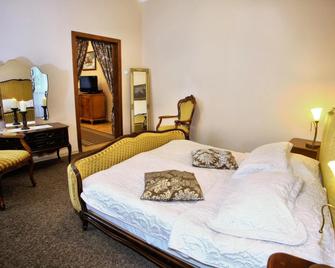 Hotel Przy Oslej Bramie - Zamek Ksiaz - Wałbrzych - Bedroom