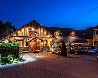 Zajazd Chata Staropolska - Mszana - Edificio
