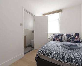 Studio Apartment in the heart of East London - London - Bedroom