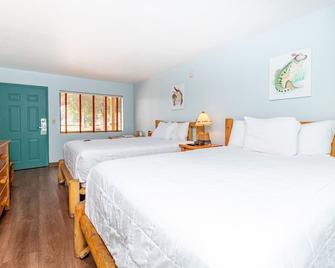 Camp Mack, a Guy Harvey Lodge, Marina & RV Resort - Lake Wales - Bedroom