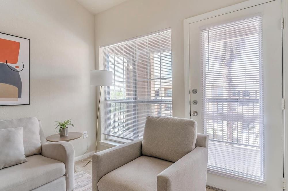 Landing | Amazing 2bd, Game Room, Pool - هيوستن - غرفة معيشة