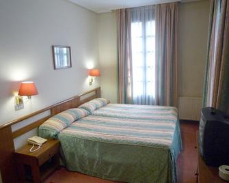 Hotel Lauaxeta - Mungia - Bedroom